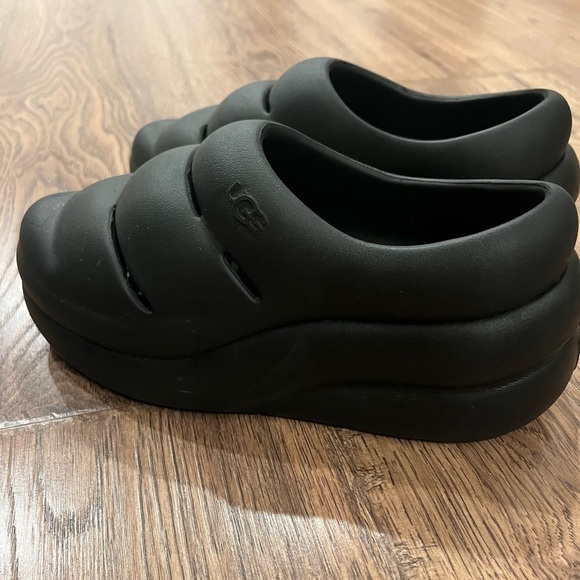 UGG Womens Size 7 K Sport Yeah Clog Slip On Shoes Sandals Black - Picture 3 of 3